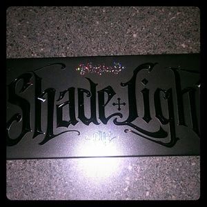 Kat von D shades of light makeup palette